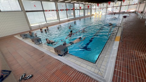 Die Gemeinde und die Bürgerinnen und Bürger sind sich einig: Das Hallenbad muss erhalten bleiben.