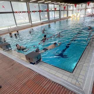 Die Gemeinde und die Bürgerinnen und Bürger sind sich einig: Das Hallenbad muss erhalten bleiben.