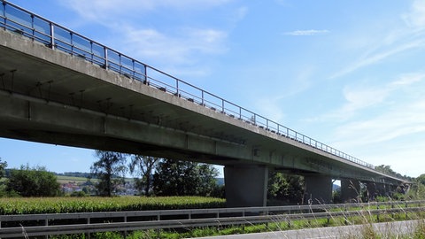 Ersatzbau der B-30-Brücken: Verkehrsministerium stellt Entscheidung vor