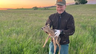 Die Drohne machts möglich: Christian Feist hat im Raum Hasenweiler (Kreis Ravensburg) ein Rehkitz gefunden.