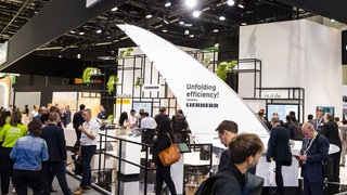 Faltbare Flügelenden stellt Liebherr auf der "Paris Air Show" vor