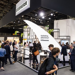 Faltbare Flügelenden stellt Liebherr auf der "Paris Air Show" vor