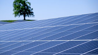 So ähnlich könnte der Solarpark in Worblingen aussehen (Symbolbild).