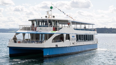 Stellt sich dem Reichweitentest auf dem Bodensee: die "MS Insel Mainau" (Archivbild)