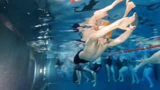Neben den Rettungsdiensten ist das Schwimmen lernen und auch der Nachwuchs wichtig für die DLRG. 