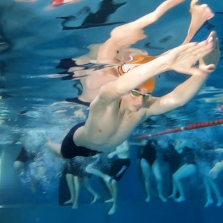 Neben den Rettungsdiensten ist das Schwimmen lernen und auch der Nachwuchs wichtig für die DLRG. 