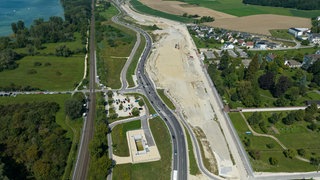 Luftaufnahme der Baustelle am künftigen Tunnel B33 Allensbach-Hegne