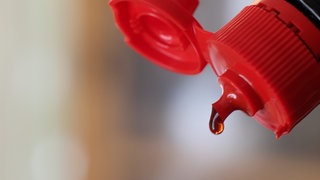 Maggi-Würze ist für viele Menschen Kult und ein unverzichtbarer Bestandteil in der Küche.