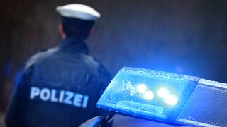 Polizei ermittelt Betrügerin: Eine Frau vom Bodensee soll Künstler um 900.000 Euro betrogen haben