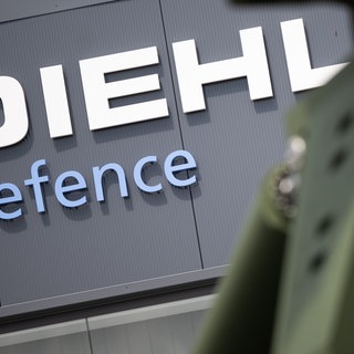 Das Logo vom Rüstungsunternehmen Diehl Defence in Überlingen. Es will weiter expandieren und übernimmt einen Spezialisten für Kampfmittelräumung.