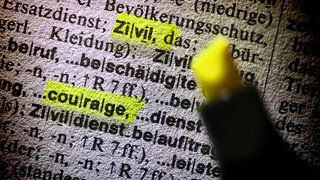 Zivilcourage im Wörterbuch: Im Kreis Sigmaringen werden 20 Menschen mit dem Zivilcouragepreis ausgezeichnet, die sich mutig für andere eingesetzt haben.
