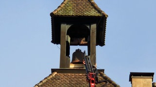 Die Glocke steht im Schnetztot-Turm in Konstanz: Wenige Stunden später hing und schlug sie wieder. 
