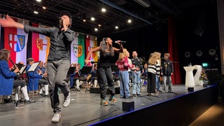 "Stadt am See" heißt der neue Song für Radolfzell, der beim Neujahrsempfang live Premiere feierte. 