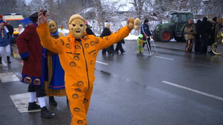 Viele Narren freuten sich, endlich wieder bei einem großen Umzug dabei sein zu können. 