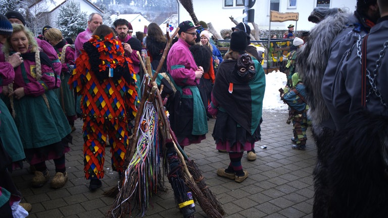 Viele Narren freuten sich, endlich wieder bei einem großen Umzug dabei sein zu können. 