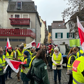 Mehr als 100 Beschäftigte der Universität und Hochschule in Konstanz sowie des ZfP Reichenau nehmen am Mittwoch am Warnstreik teil.