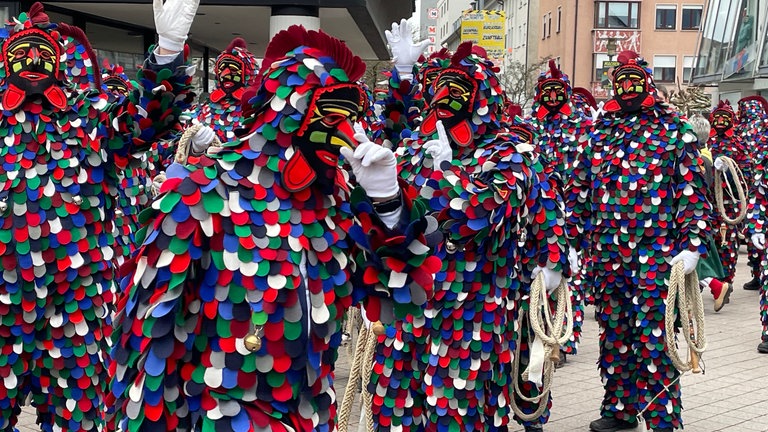 Der Große Narrensprung in Friedrichshafen 2026. Fastnacht am Bodensee auch bei Regen.