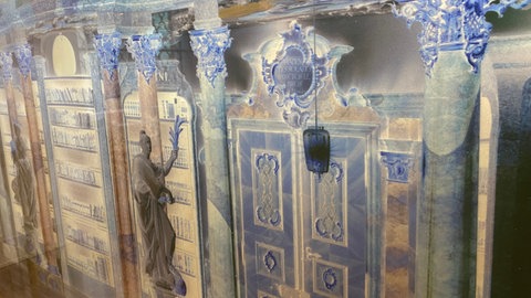 Der international bekannte Fotograf Axel Hütte zeigt in seiner Einzelausstellung in der Villa Rot in Burgrieden barocke Innenräume. Aber digital ins Negativ verkehrt.
