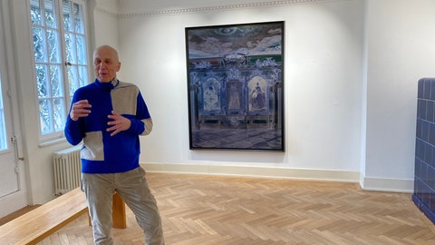 Der international bekannte Fotograf Axel Hütte zeigt in seiner Einzelausstellung in der Villa Rot in Burgrieden barocke Innenräume. Aber digital ins Negativ verkehrt.