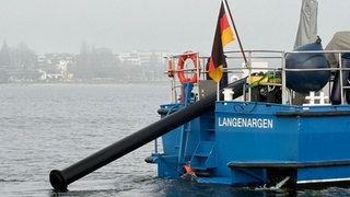 Das 15 Meter lange Rohr wurde abgeschleppt.