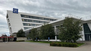 Die Konzernzentrale, das ZF Forum, in Friedrichshafen: Auch hier könnten Jobs in der Verwaltung wegfallen.