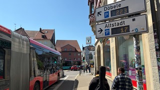 Die Bodanstraße in Konstanz. Sie ist an Wochenenden oft überlastet. Auch hier soll künftig die digitale Verkehrssteuerung helfen, die die Stadt Konstanz plant.