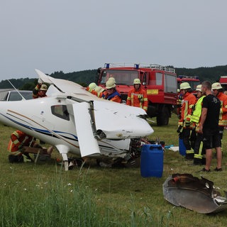 Am Flugplatz Leutkirch-Unterzeil ist ein Ultraleichtflugzeug kurz nach dem Start abgestürzt.