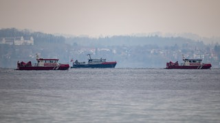 Nach einer großen Suchaktion auf dem Bodensee ist eine Leiche gefunden worden. (Symbolbild)