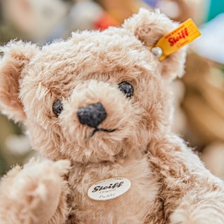 Ein Teddybär der Marke Steiff. Ravensburger hat das Unternehmen übernommen.