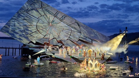 Viel Applaus bei der Premiere von "La traviata" auf der Seebühne der Bregenzer Festspiele im Bodensee.