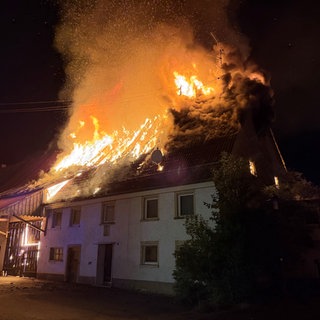 Zwei Kinder stehen im Verdacht, für den Brand eines leerstehenden Bauernhauses in Herbertingen verantwortlich zu sein.