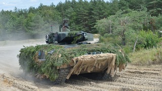 Im Schützenpanzer Puma sollen neue Antriebssysteme des Motorenherstellers Rolls-Royce Power Systems eingebaut werden.