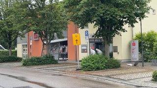 In dieser Bankfiliale in Kupferzell wurde ein Geldautomat gesprengt