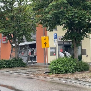 In dieser Bankfiliale in Kupferzell wurde ein Geldautomat gesprengt