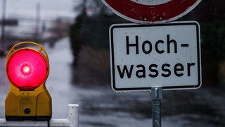 Katastrophale Zustände durch Überschwemmungen wie im Süden Deutschlands drohen in Rheinland-Pfalz zwar nicht. Aber auch hier führen viele Bäche und Flüsse Hochwassser.