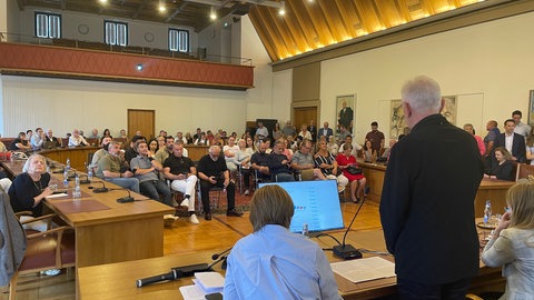 Oberbürgermeister Harry Mergel (SPD) hat am Montag in Heilbronn die Ergebnisse der Gemeinderatswahl verkündet.