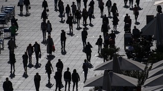 Menschen in der Innenstadt, Symbolbild