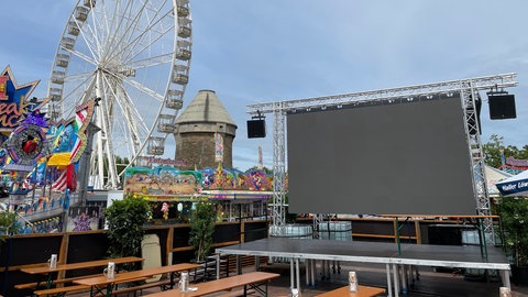 Public Viewing auf dem Volksfest in Heilbronn