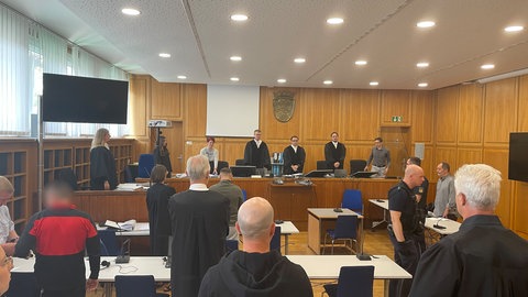 Prozess um Bandendiebstahl: Mehrere Männer stehen in Heilbronn vor Gericht, sie sollen Diebstähle aus Garagen begangen haben.