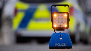 Bei einem Unfall bei Oberrot wurden mehrere Menschen verletzt - auch eine unbeteiligte Reiterin. 
