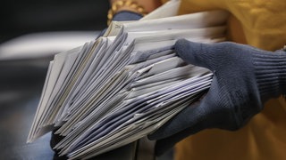 In Weinsberg (Kreis Heilbronn) wurden etliche Briefe nicht zugestellt und in einer Mülltonne entsorgt. Was können Betroffene tun? 