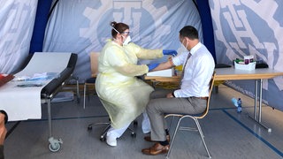 Bürgermeister Christoph Spieles beim Test des RKI in Kupferzell