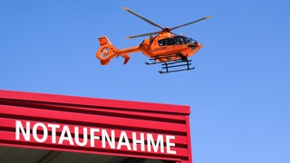 Bei einem Unfall bei der Unterland-Hohenlohe-Rallye gab es zwei Schwerverletzte. Ein Rettungshubschrauber war im Einsatz (Symbolbild).