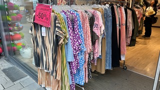 Sommerkleidung in den Geschäften 