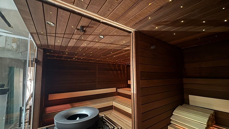 Ein solcher "LED Himmel" soll in die Sauna.
