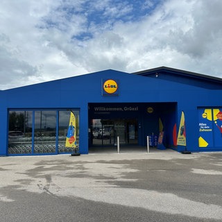 Lidl startet Nonfood-Offensive - die Filiale von außen