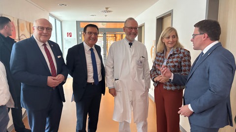 Gesundheitsministerin Nina Warken am Samstag zu Besuch im Caritas-Krankenhaus in Bad Mergentheim.