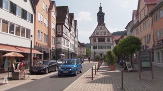 Die Innenstadt von Künzelsau. Nachdem in Künzelsau eine Frau entführt und misshandelt worden sein soll, suchte die Polizei Zeugen. 