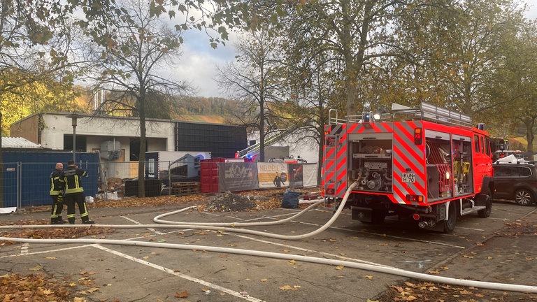 Die Feuerwehr musste am frühen Mittwochmorgen zu einem Brand im Solebad in Niedernhall ausrücken.