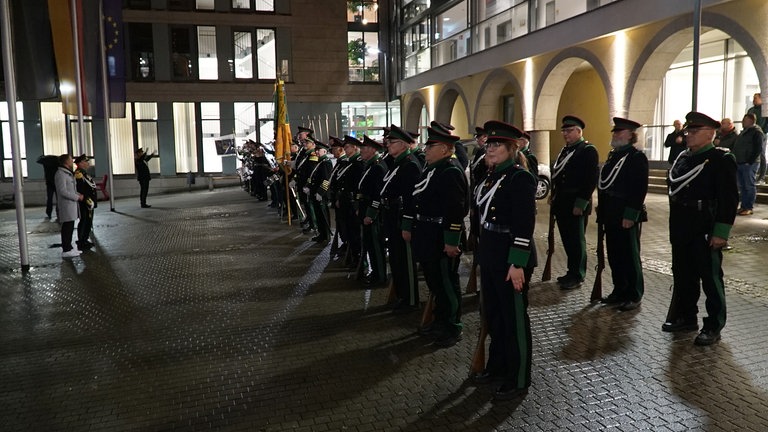 Nach der Wahl in Crailsheim gab es eine Ehrenwache für Oberbürgermeister Christoph Grimmer.